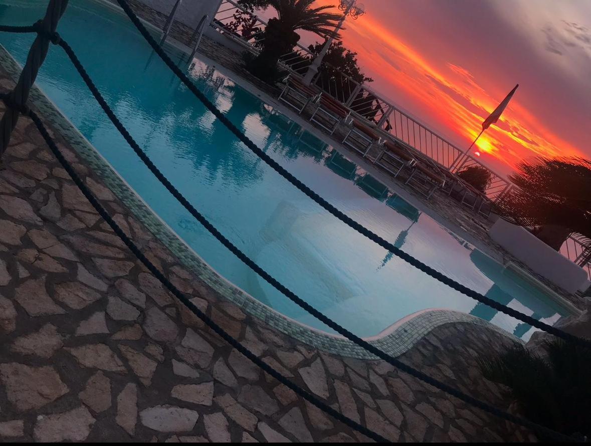 Beach Central Appartment Economy トロペーア エクステリア 写真